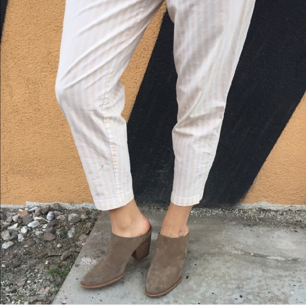 Natural suede mules